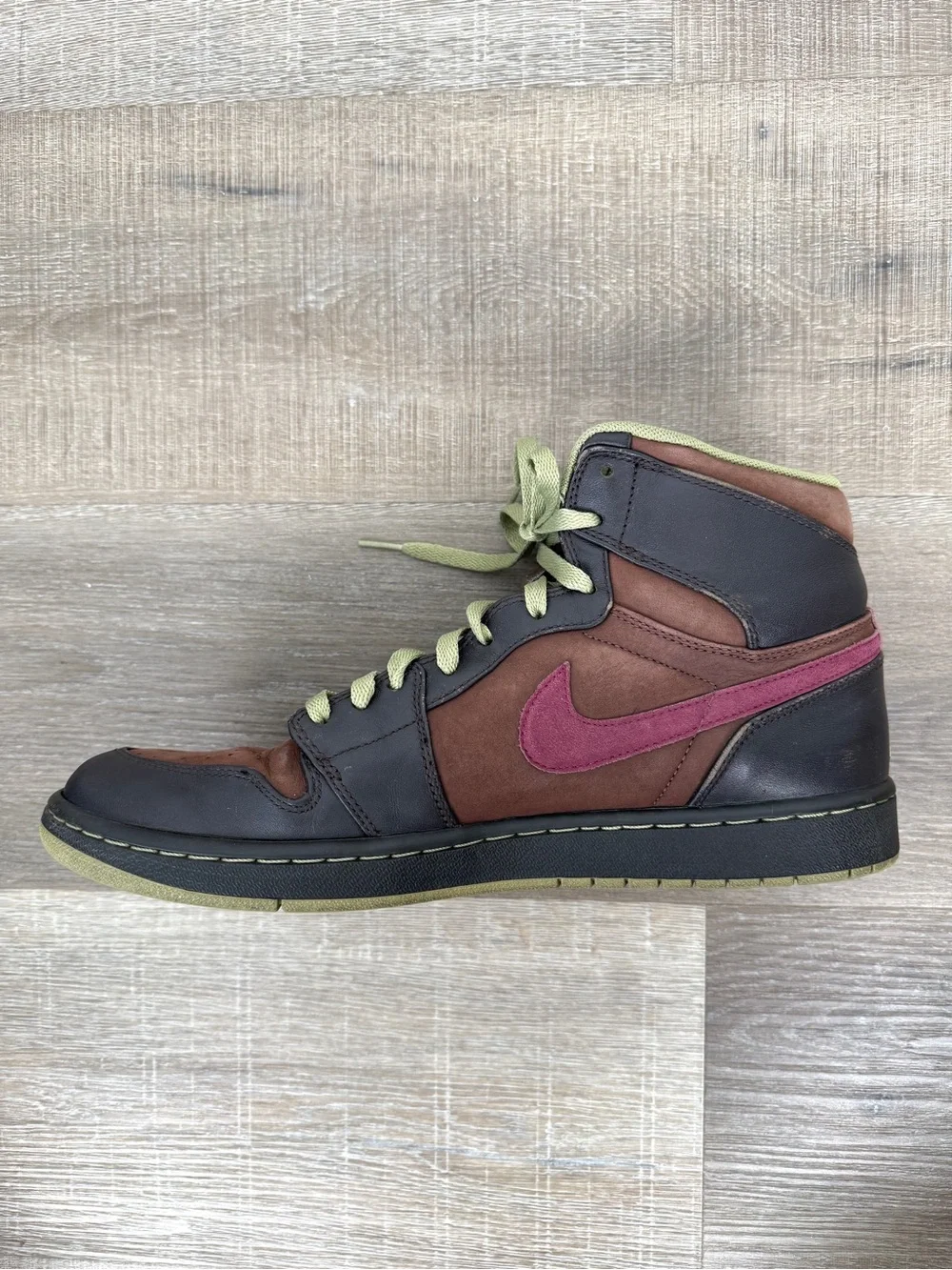 Air Jordan 1 Retro High Size 12.5 Velvet Brown Deep Garnet 2010 332550-201